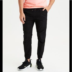 american eagle men’s khaki joggers